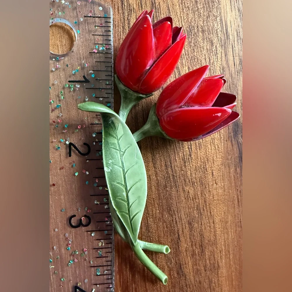 VTG MCM Metal Tulip Flower Pin Spring Red and Green Floral Brooch